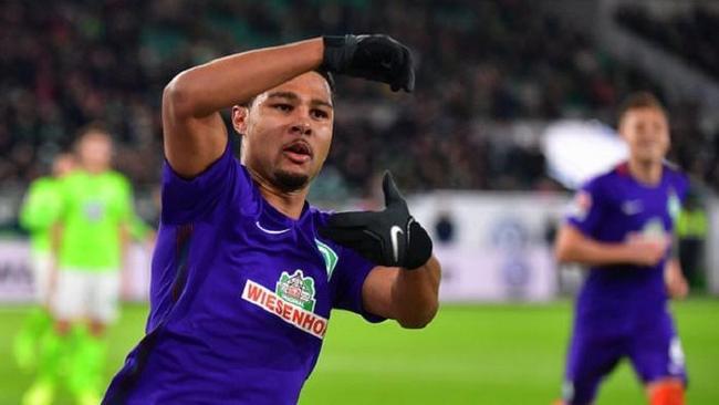 她依然会带 她依然会带